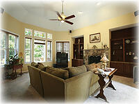 Does-a-Poconos-house-have-to-be-rustic3